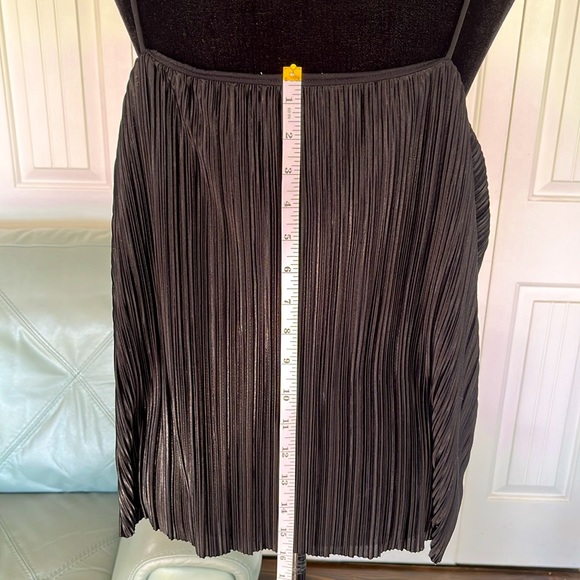 H&M Black, textured, Spaghetti Strap Tank Top, Size XL - Picture 6 of 11